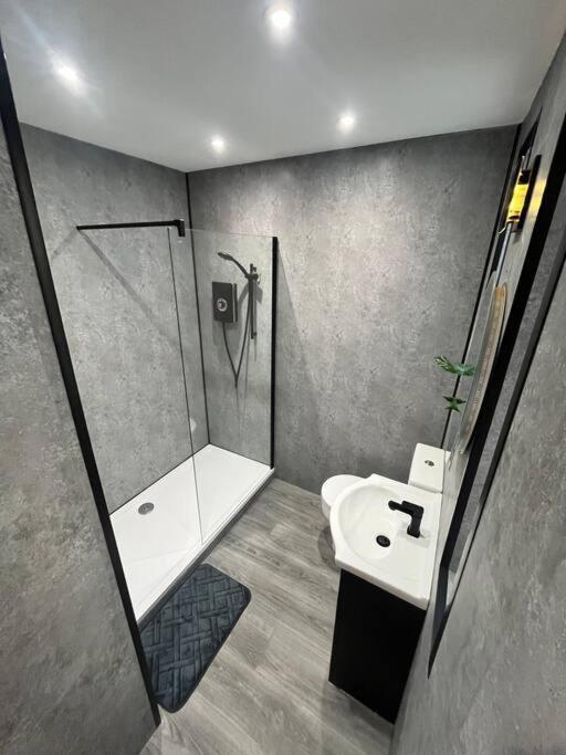 Stunning 2 Bedroom Ground Floor Sea View Apartment Rhôs-on-Sea Buitenkant foto